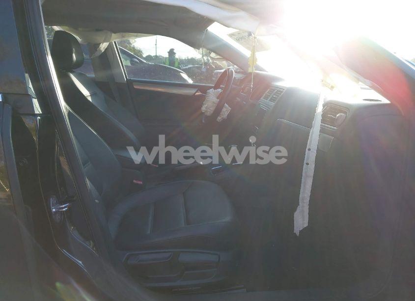 Photo 5 of 2016 Volkswagen Jetta 1.4T SE (VIN 3VWD67AJ0GM244090)