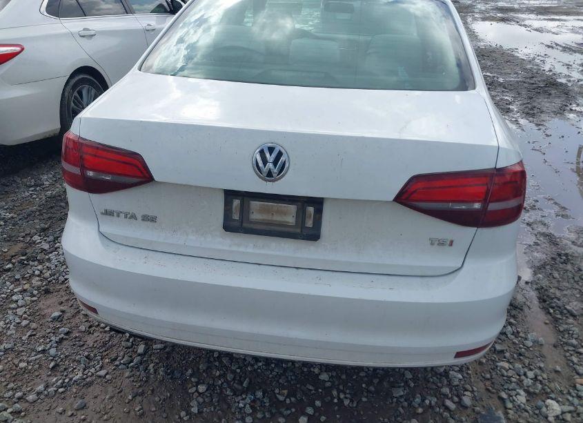 Photo 16 of 2016 Volkswagen Jetta 1.4T SE (VIN 3VWD67AJ0GM330726)