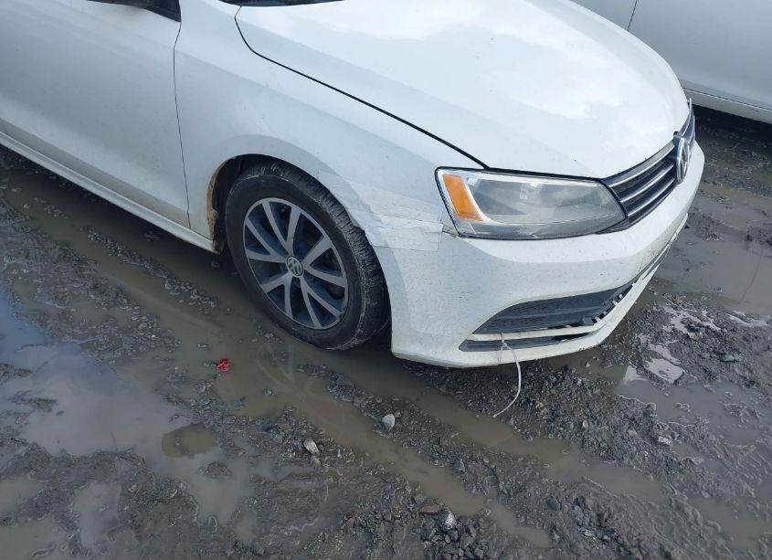 Photo 2 of 2016 Volkswagen Jetta 1.4T SE (VIN 3VWD67AJ0GM330726)
