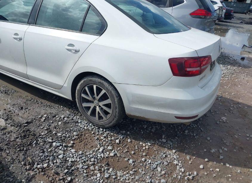 Photo 3 of 2016 Volkswagen Jetta 1.4T SE (VIN 3VWD67AJ0GM330726)
