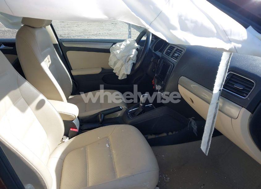 Photo 5 of 2016 Volkswagen Jetta 1.4T SE (VIN 3VWD67AJ0GM415727)