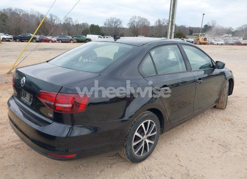 Photo 4 of 2016 Volkswagen Jetta 1.4T SE (VIN 3VWD67AJ1GM261996)