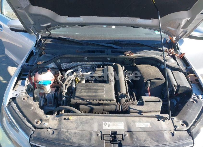 Photo 10 of 2016 Volkswagen Jetta 1.4T SE (VIN 3VWD67AJ1GM311215)