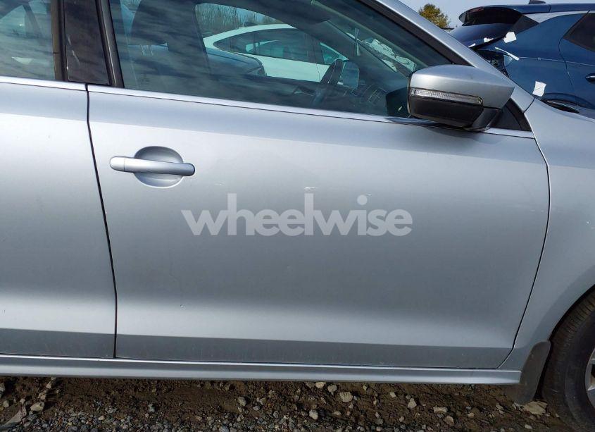 Photo 13 of 2016 Volkswagen Jetta 1.4T SE (VIN 3VWD67AJ1GM311215)