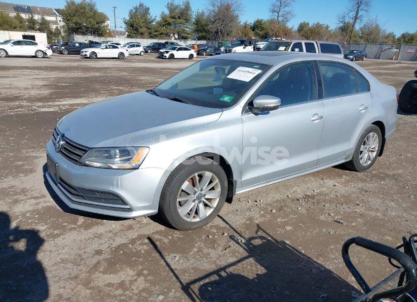Photo 2 of 2016 Volkswagen Jetta 1.4T SE (VIN 3VWD67AJ1GM311215)