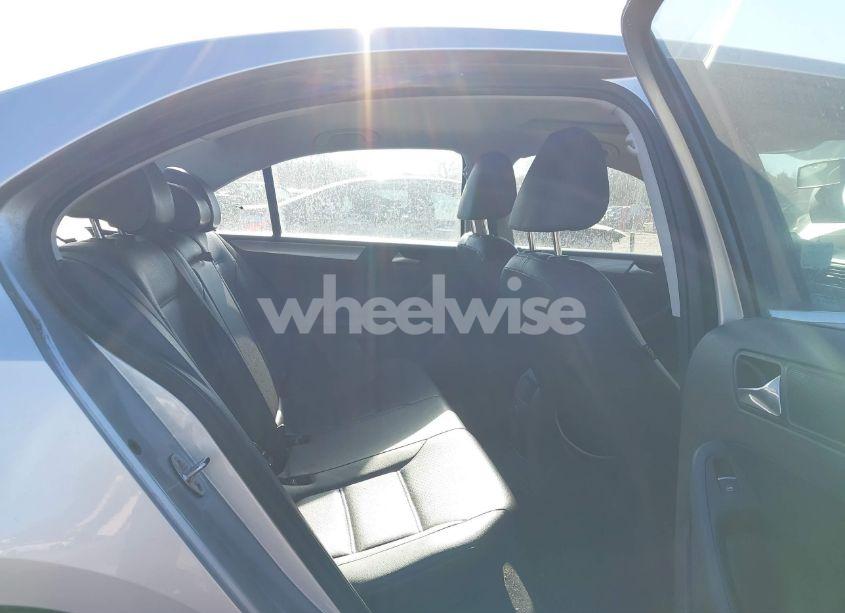 Photo 8 of 2016 Volkswagen Jetta 1.4T SE (VIN 3VWD67AJ1GM311215)