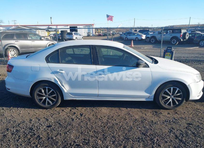 Photo 13 of 2016 Volkswagen Jetta 1.4T SE (VIN 3VWD67AJ1GM346028)