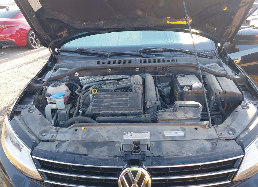 Photo 10 of 2016 Volkswagen Jetta 1.4T SE (VIN 3VWD67AJ1GM365047)