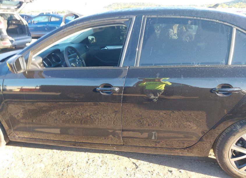 Photo 14 of 2016 Volkswagen Jetta 1.4T SE (VIN 3VWD67AJ1GM365047)