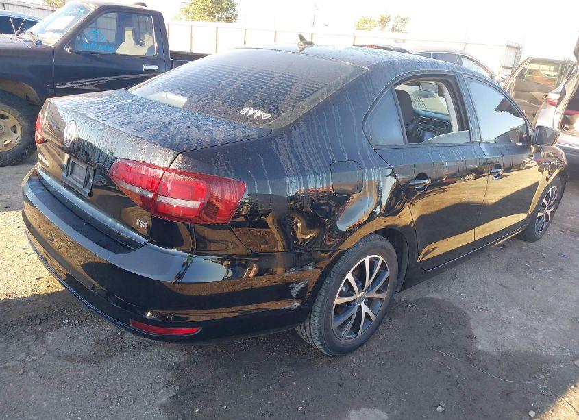 Photo 4 of 2016 Volkswagen Jetta 1.4T SE (VIN 3VWD67AJ1GM365047)