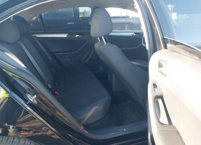 Photo 8 of 2016 Volkswagen Jetta 1.4T SE (VIN 3VWD67AJ1GM365047)