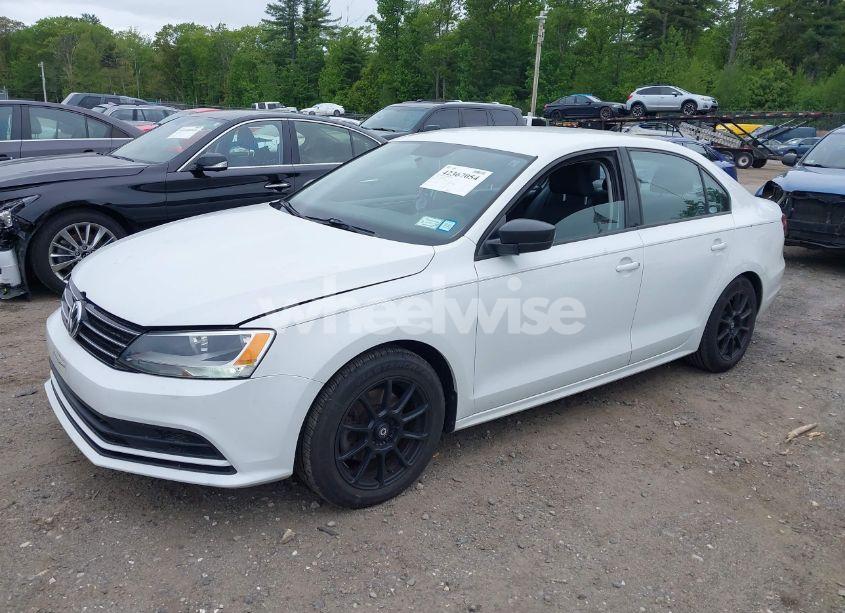 Photo 2 of 2016 Volkswagen Jetta 1.4T SE (VIN 3VWD67AJ2GM274790)