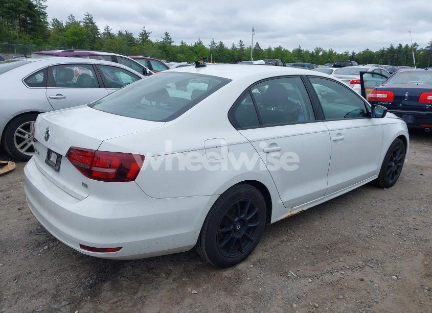 Photo 4 of 2016 Volkswagen Jetta 1.4T SE (VIN 3VWD67AJ2GM274790)