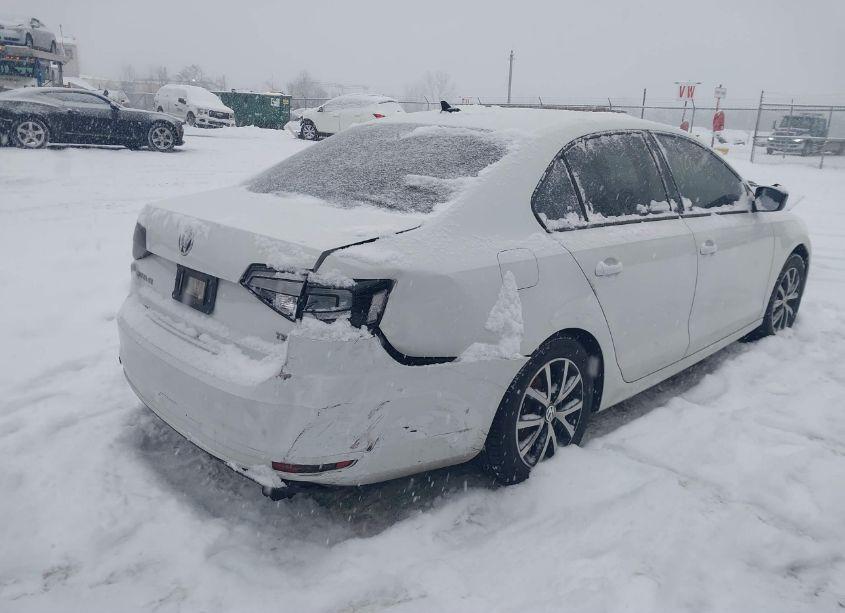 Photo 4 of 2016 Volkswagen Jetta 1.4T SE (VIN 3VWD67AJ2GM275700)