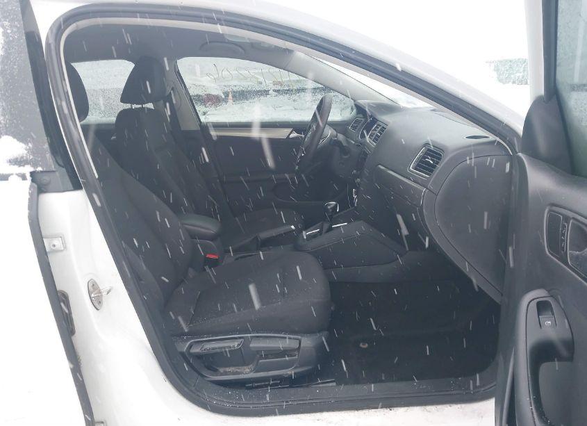 Photo 5 of 2016 Volkswagen Jetta 1.4T SE (VIN 3VWD67AJ2GM275700)
