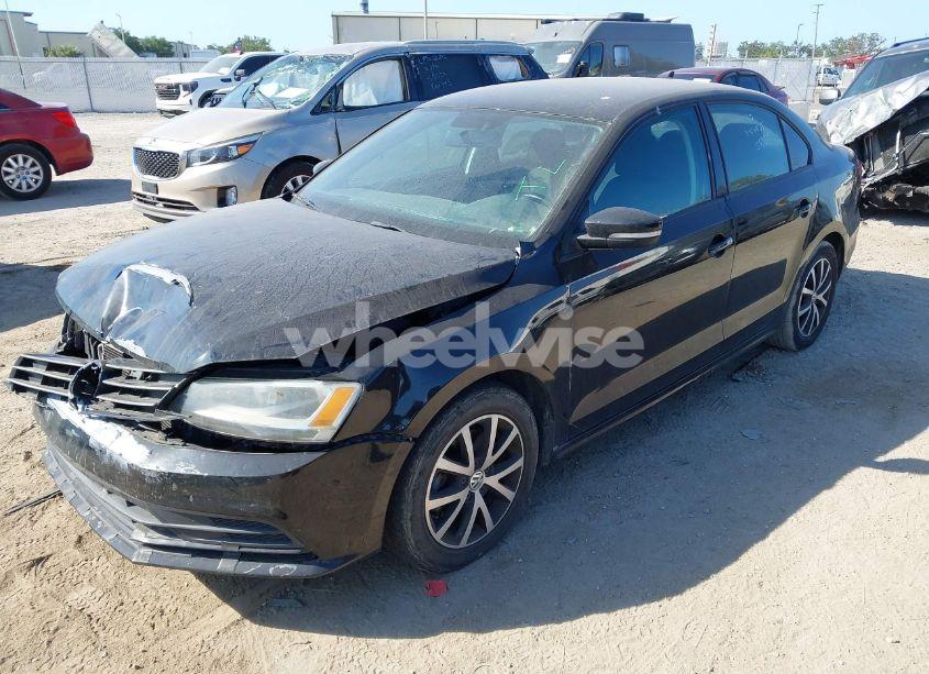 Photo 2 of 2016 Volkswagen Jetta 1.4T SE (VIN 3VWD67AJ2GM292089)