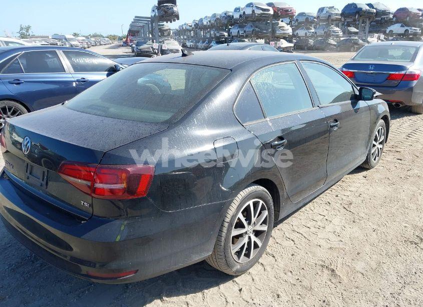 Photo 4 of 2016 Volkswagen Jetta 1.4T SE (VIN 3VWD67AJ2GM292089)