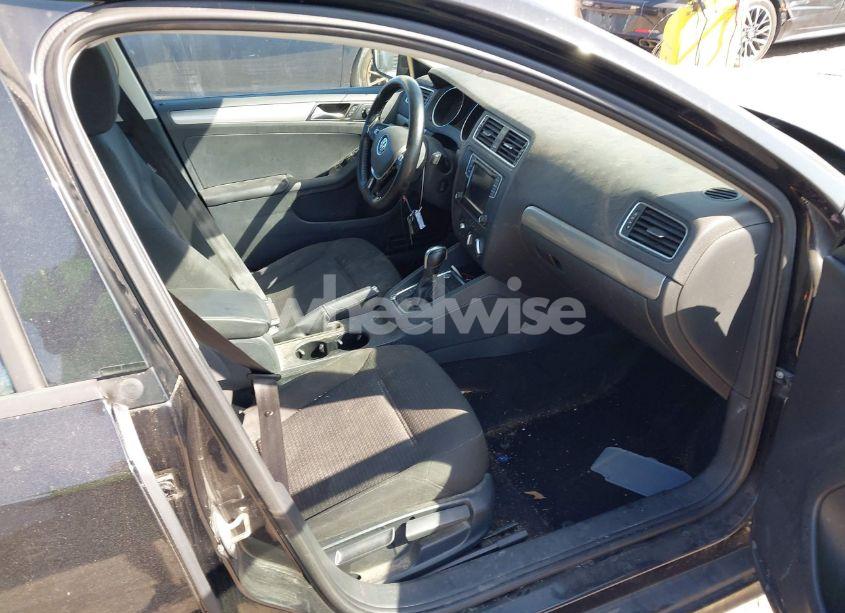 Photo 5 of 2016 Volkswagen Jetta 1.4T SE (VIN 3VWD67AJ2GM292089)