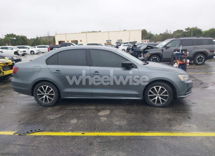 Photo 13 of 2016 Volkswagen Jetta 1.4T SE (VIN 3VWD67AJ2GM315418)