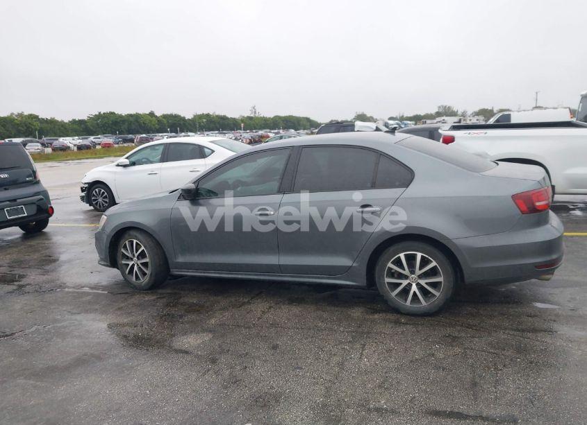 Photo 14 of 2016 Volkswagen Jetta 1.4T SE (VIN 3VWD67AJ2GM315418)