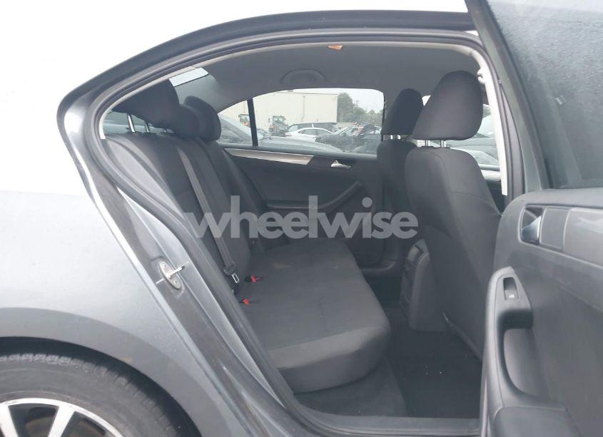 Photo 8 of 2016 Volkswagen Jetta 1.4T SE (VIN 3VWD67AJ2GM315418)