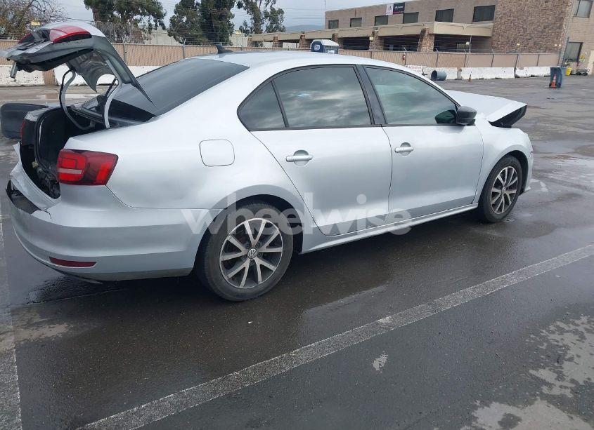 Photo 4 of 2016 Volkswagen Jetta 1.4T SE (VIN 3VWD67AJ3GM243385)