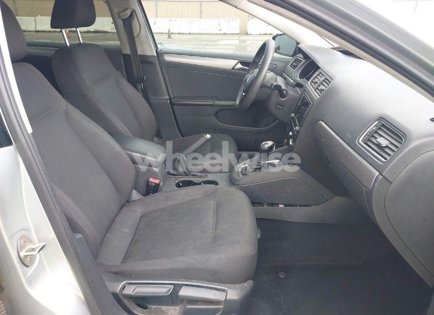 Photo 5 of 2016 Volkswagen Jetta 1.4T SE (VIN 3VWD67AJ3GM243385)