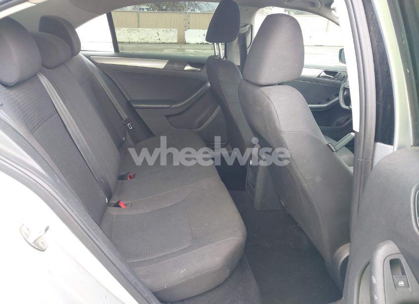 Photo 8 of 2016 Volkswagen Jetta 1.4T SE (VIN 3VWD67AJ3GM243385)