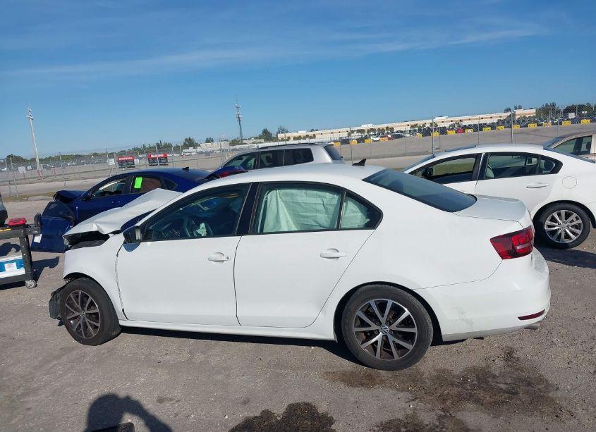 Photo 14 of 2016 Volkswagen Jetta 1.4T SE (VIN 3VWD67AJ3GM276032)