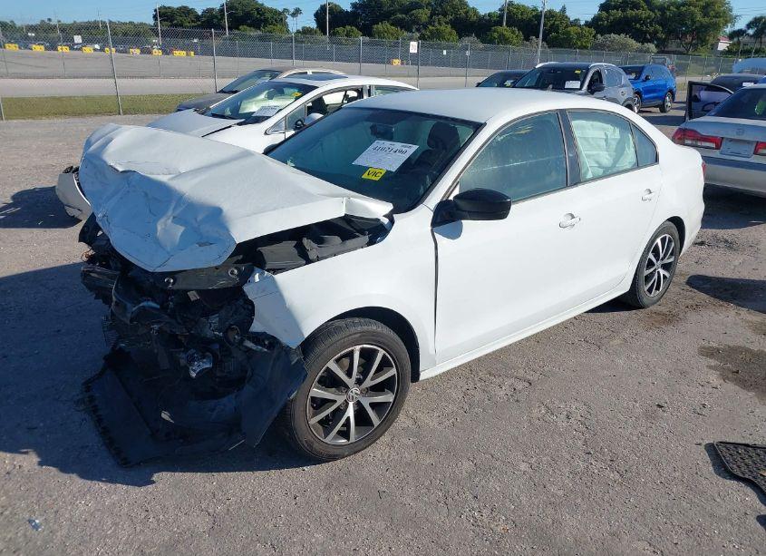 Photo 2 of 2016 Volkswagen Jetta 1.4T SE (VIN 3VWD67AJ3GM276032)