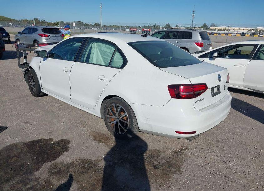 Photo 3 of 2016 Volkswagen Jetta 1.4T SE (VIN 3VWD67AJ3GM276032)