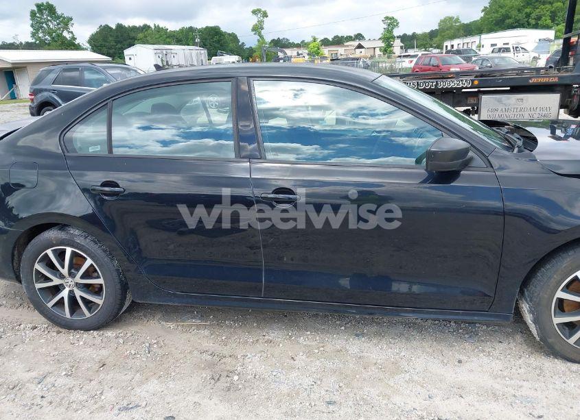 Photo 13 of 2016 Volkswagen Jetta SE (VIN 3VWD67AJ4GM259739)