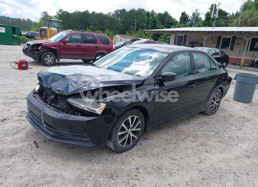 Photo 2 of 2016 Volkswagen Jetta SE (VIN 3VWD67AJ4GM259739)