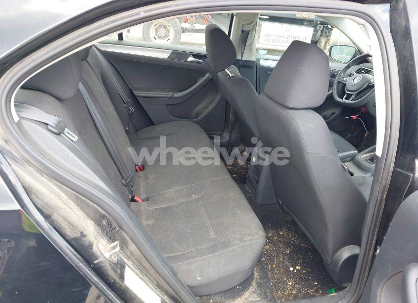 Photo 8 of 2016 Volkswagen Jetta SE (VIN 3VWD67AJ4GM259739)