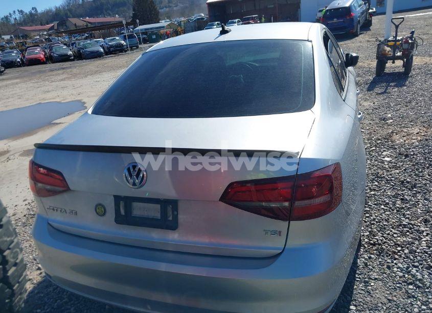 Photo 16 of 2016 Volkswagen Jetta 1.4T SE (VIN 3VWD67AJ4GM319955)