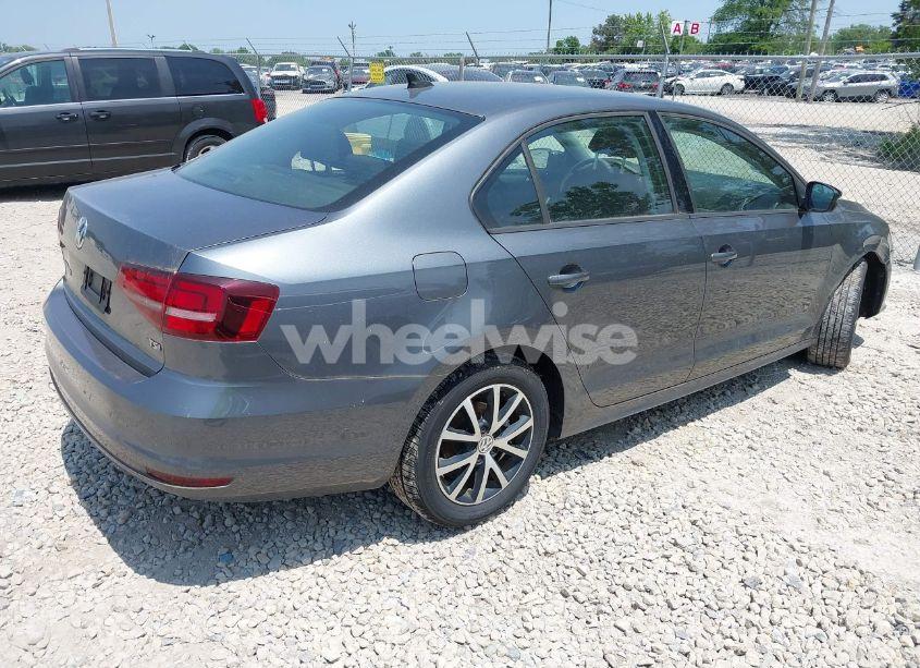 Photo 4 of 2016 Volkswagen Jetta 1.4T SE (VIN 3VWD67AJ4GM389987)