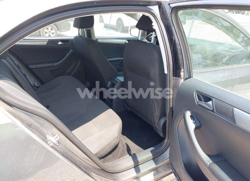 Photo 8 of 2016 Volkswagen Jetta 1.4T SE (VIN 3VWD67AJ4GM389987)