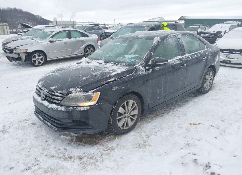 Photo 2 of 2016 Volkswagen Jetta 1.4T SE (VIN 3VWD67AJ5GM318345)
