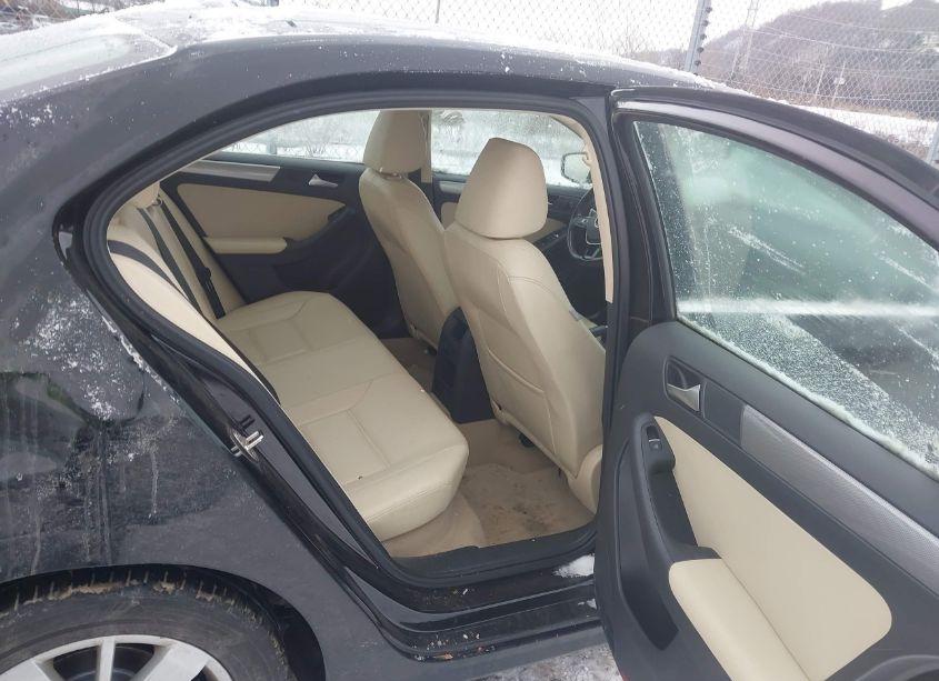 Photo 8 of 2016 Volkswagen Jetta 1.4T SE (VIN 3VWD67AJ5GM318345)