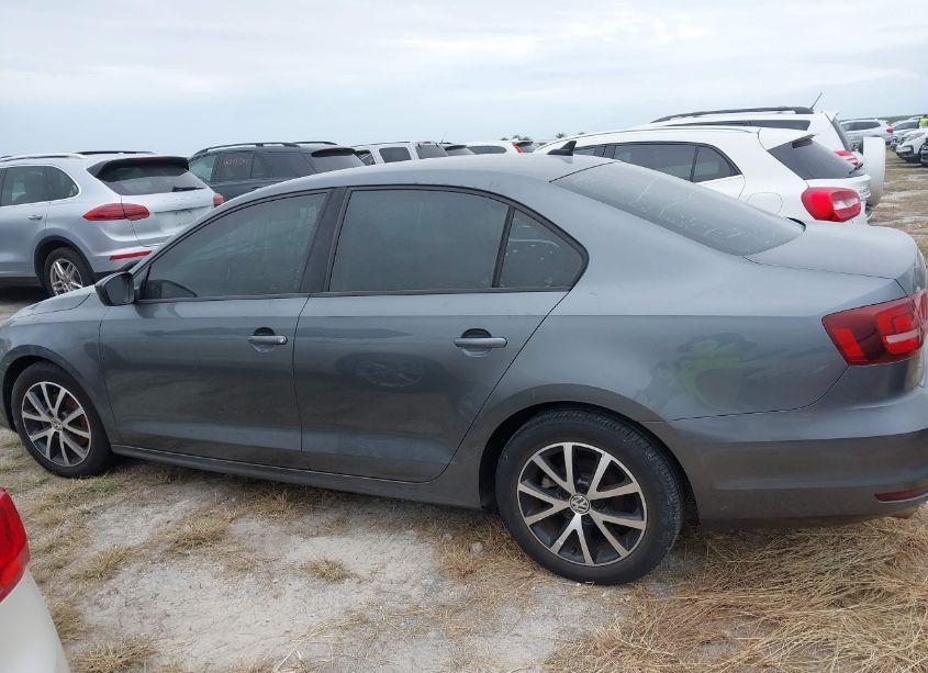 Photo 14 of 2016 Volkswagen Jetta 1.4T SE (VIN 3VWD67AJ5GM347795)