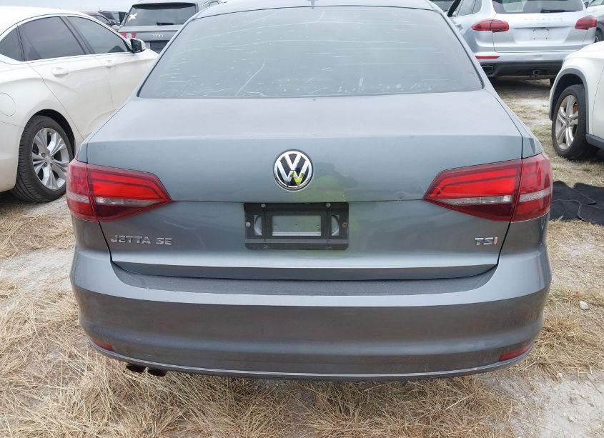 Photo 16 of 2016 Volkswagen Jetta 1.4T SE (VIN 3VWD67AJ5GM347795)