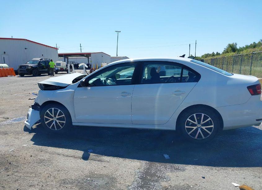 Photo 14 of 2016 Volkswagen Jetta 1.4T SE (VIN 3VWD67AJ5GM358327)