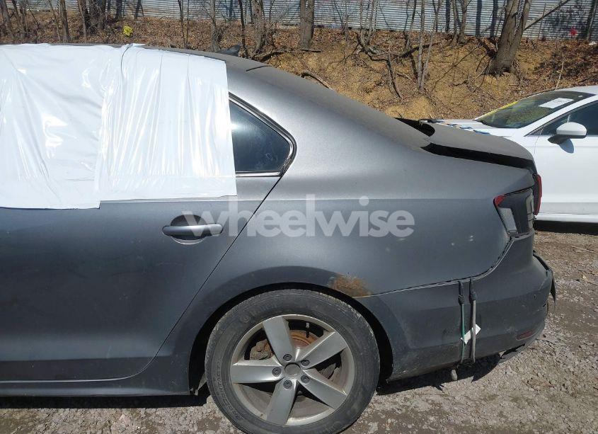 Photo 13 of 2016 Volkswagen Jetta 1.4T SE (VIN 3VWD67AJ5GM396639)