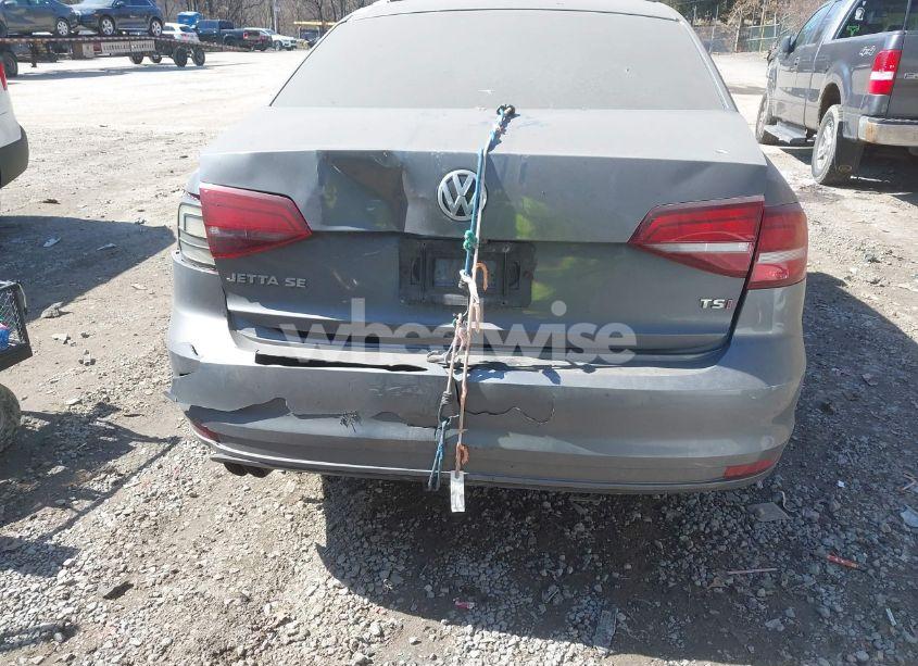 Photo 14 of 2016 Volkswagen Jetta 1.4T SE (VIN 3VWD67AJ5GM396639)