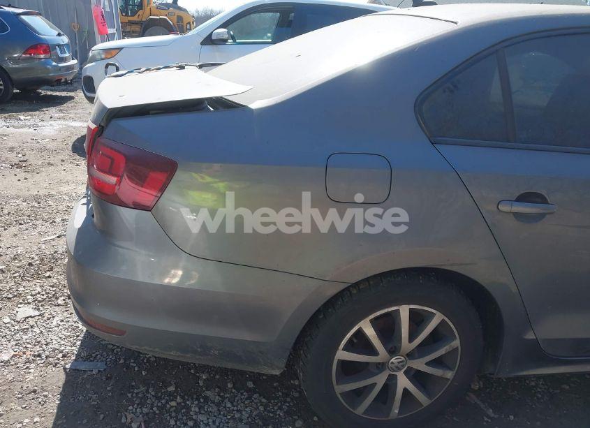 Photo 15 of 2016 Volkswagen Jetta 1.4T SE (VIN 3VWD67AJ5GM396639)