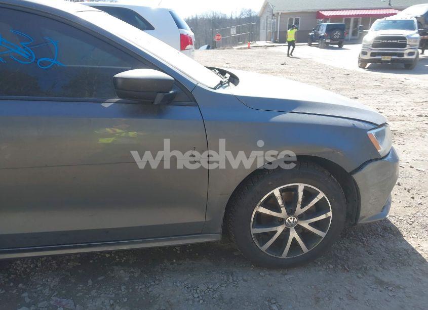 Photo 16 of 2016 Volkswagen Jetta 1.4T SE (VIN 3VWD67AJ5GM396639)