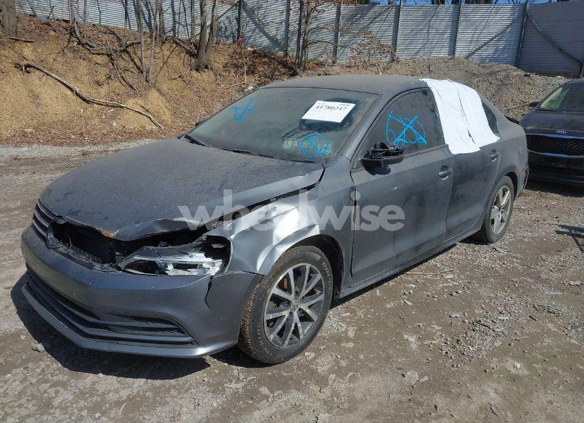 Photo 2 of 2016 Volkswagen Jetta 1.4T SE (VIN 3VWD67AJ5GM396639)