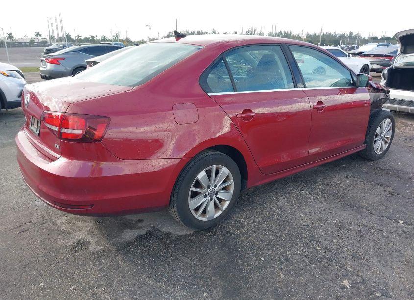 Photo 4 of 2016 Volkswagen Jetta 1.4T SE (VIN 3VWD67AJ6GM335347)
