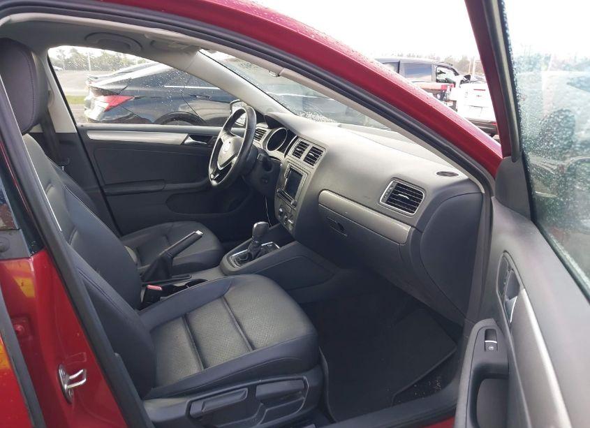 Photo 5 of 2016 Volkswagen Jetta 1.4T SE (VIN 3VWD67AJ6GM335347)