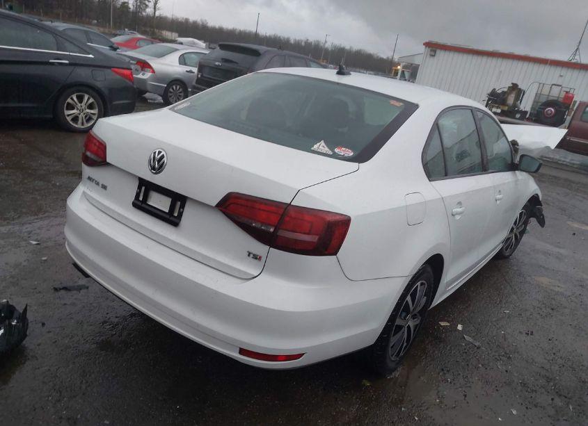 Photo 4 of 2016 Volkswagen Jetta 1.4T SE (VIN 3VWD67AJ6GM350950)